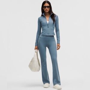 NWT LULULEMON GROOVE NULU FLARED PANT SIZE 4